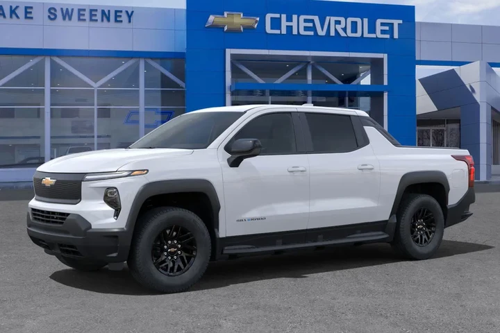 $75445 : 2024 Silverado EV Work Truck image 2