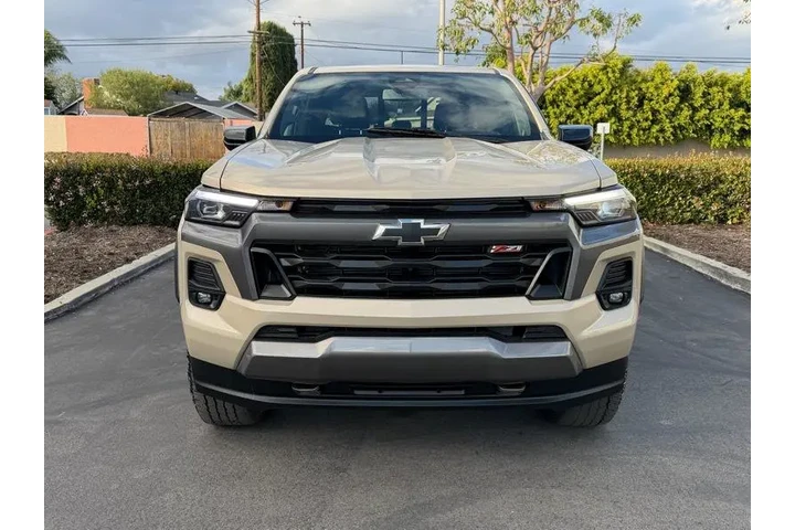 2024 Colorado Z71 4WD image 8