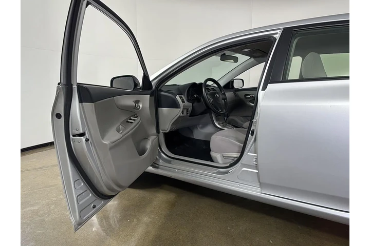 $15000 : 2012 Corolla S image 2