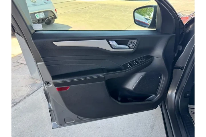 2022 Escape SEL image 10