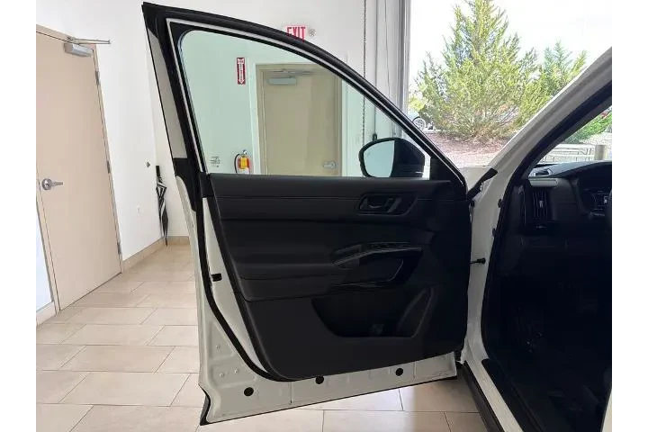 $29776 : Nissan Pathfinder 2024 AWD S image 10