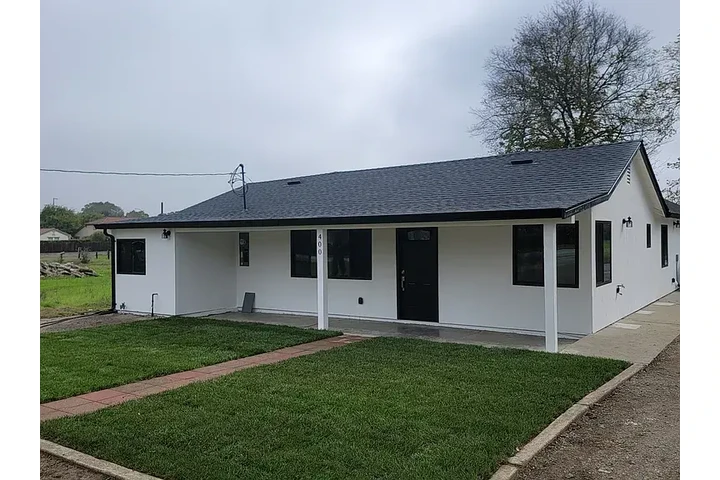 $1250 : Discover this brand-new 3-bed image 4