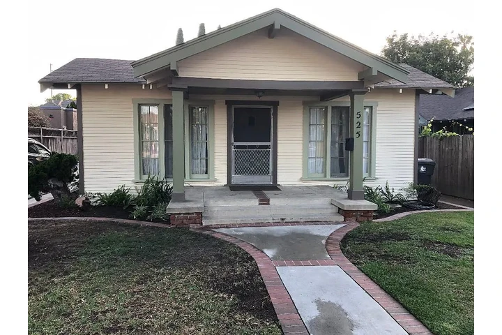 $1000 : Cute 1918 Craftsman Bungalow image 1