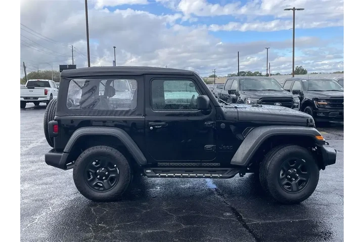 $32999 : Jeep Wrangler 2025 4x4 Sport image 2