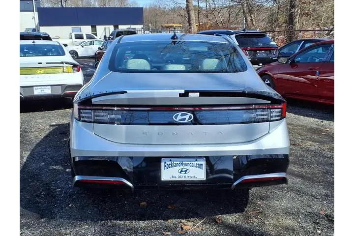 $29635 : Hyundai SONATA 2025 SEL 4dr image 5
