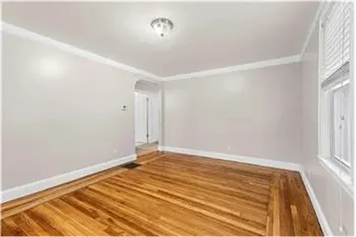 $1350 : Rental property with 2 bedro image 5