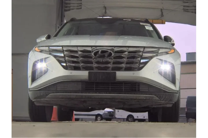 $25793 : Hyundai TUCSON 2023 AWD Limi image 3