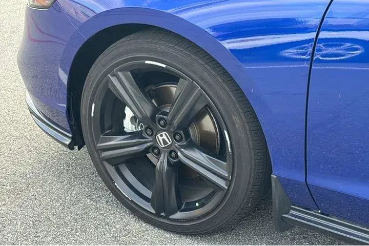 $32991 : Honda Accord Hybrid 2025 Spo image 4