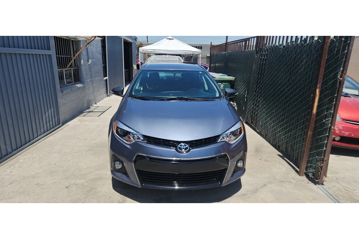 $10200 : Toyota corolla  salvage image 1