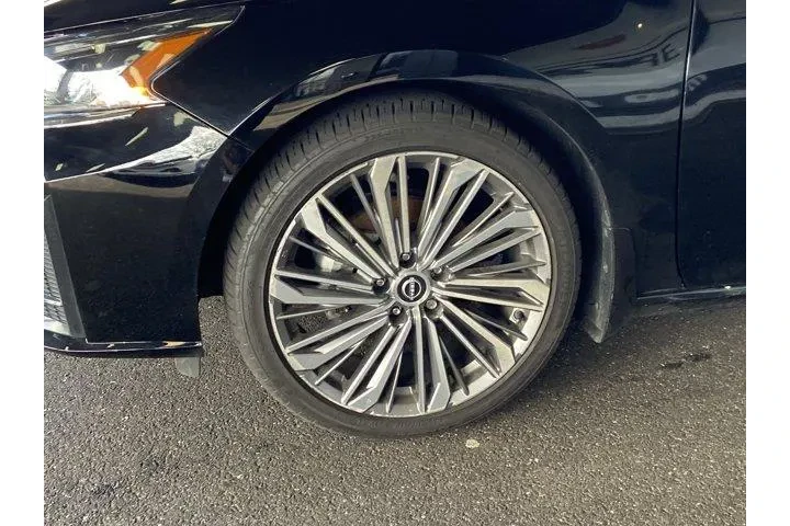 $20699 : Nissan Altima 2023 AWD 2.5 S image 9