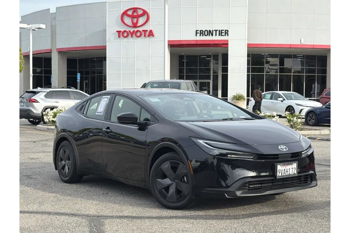 $28075 : Toyota Prius 2026 LE 4dr Hat image 1