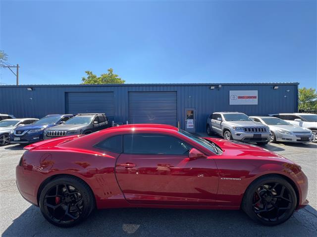 $24888 : 2014 Camaro SS, CLEAN CARFAX, image 2