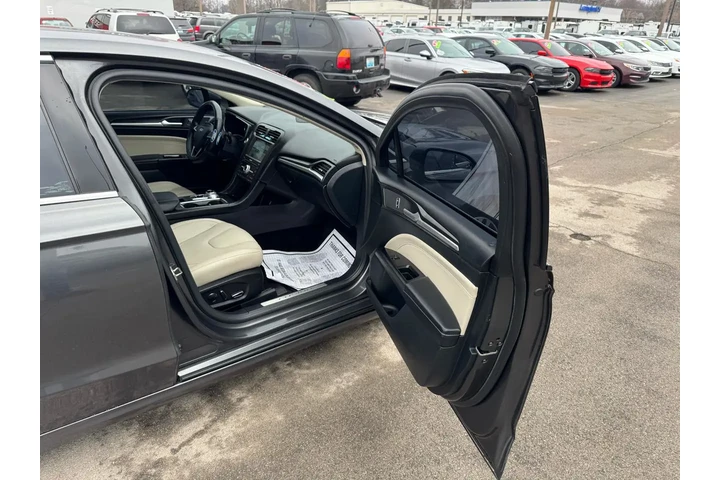 $7980 : 2017 Fusion Titanium FWD image 8