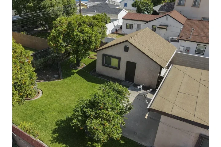 $1700 : Downey 🏠 Pet Friendly Renta image 3
