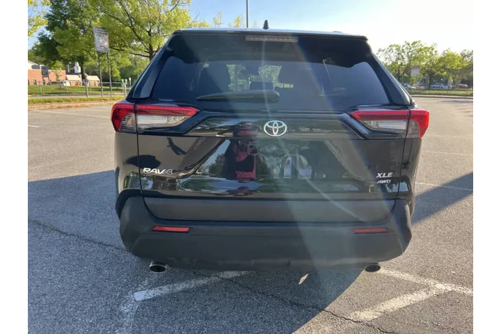 $19900 : 2021 RAV4 XLE image 7
