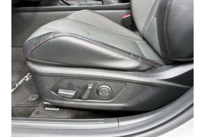 $22999 : Hyundai ELANTRA 2023 N Line image 10