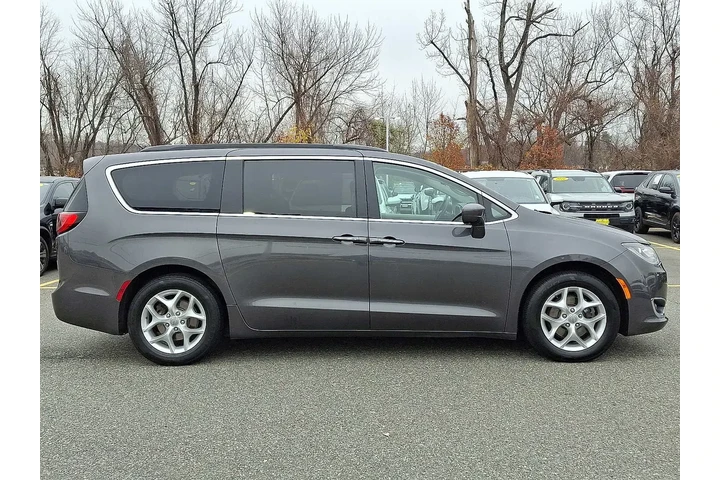 $14599 : Chrysler Pacifica 2018 Touri image 7