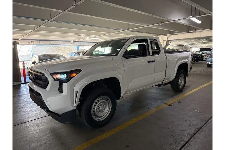 $28997 : Toyota Tacoma 2024 4x2 SR 2d image 1