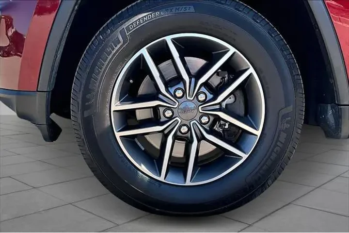 $20798 : Jeep Grand Cherokee 2021 4x4 image 10