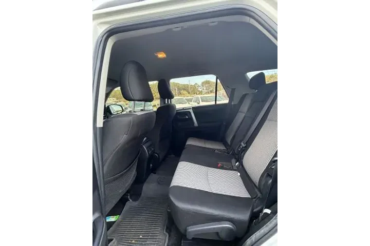 $29677 : Toyota 4Runner 2021 4x2 SR5 image 9