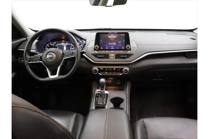 $13999 : Nissan Altima 2020 2.5 SR 4d image 6