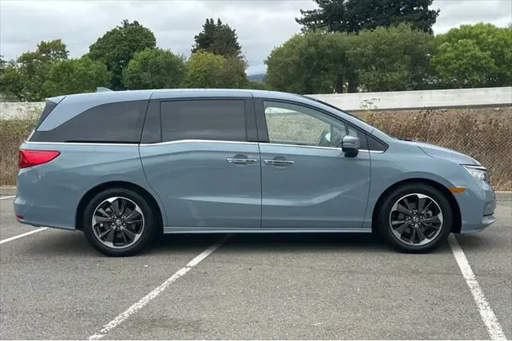 $38190 : Honda Odyssey 2023 Elite 4dr image 3