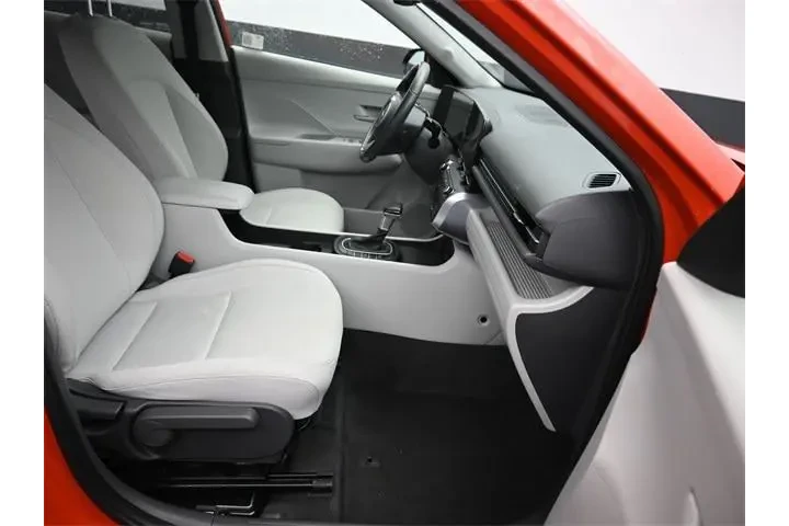 $20136 : Hyundai KONA 2024 AWD SEL 4d image 8