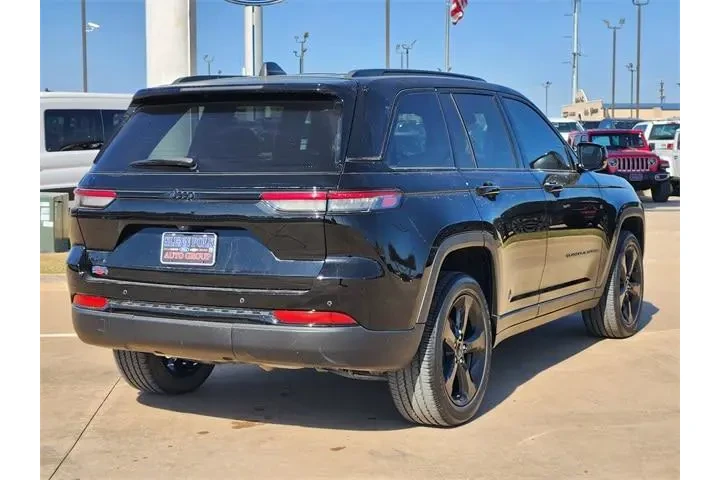 $28250 : Jeep Grand Cherokee 2023 4x4 image 7