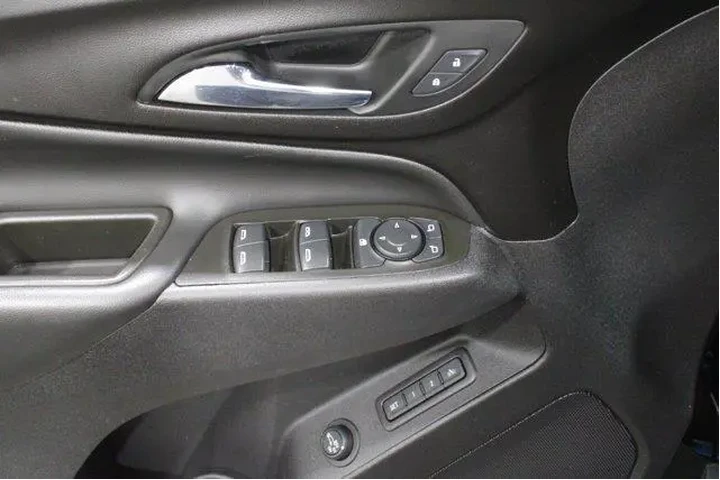 $20982 : Chevrolet Equinox 2020 LT 4d image 7