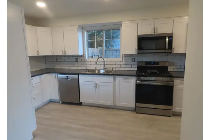 $2570 : House for rent image 5