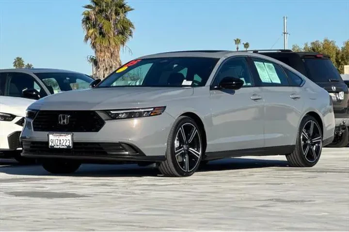 $29674 : Honda Accord Hybrid 2025 Spo image 7