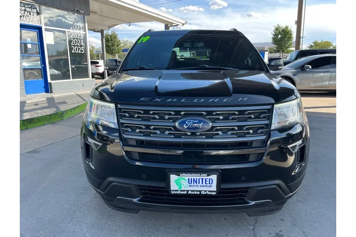 2019 Explorer XLT 4WD image 2