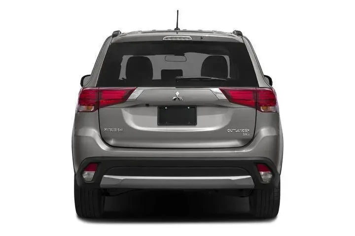 2018 Outlander SEL image 6