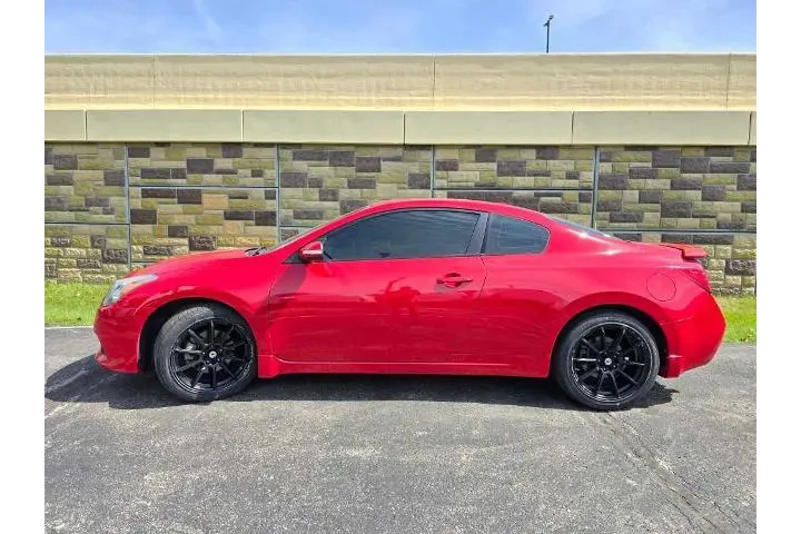 $9996 : Nissan Altima 2010 3.5 SR 2d image 7