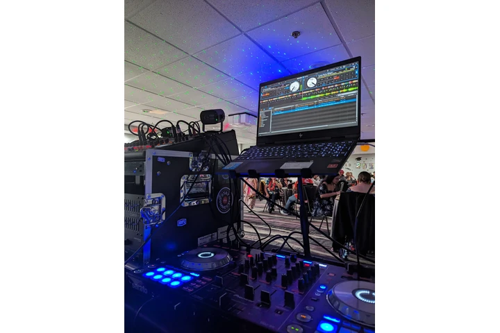 DJ ESPECIAL image 1