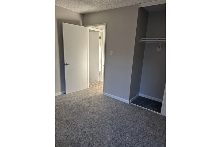 $300 : Rento de un cuarto image 1