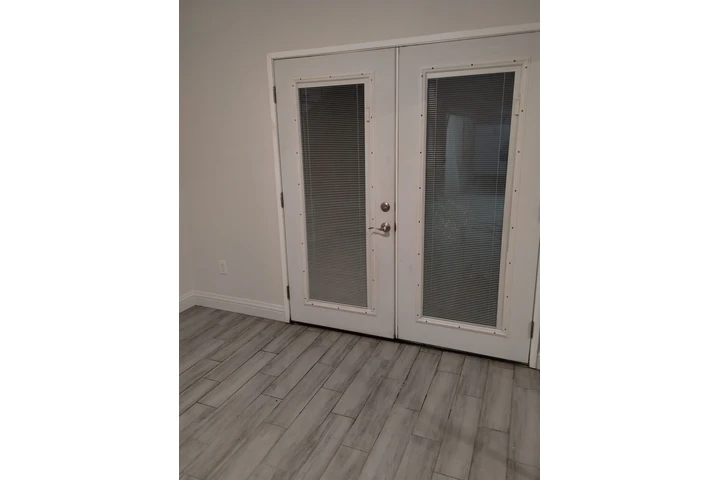 $900 : SE RENTA CUARTO image 7