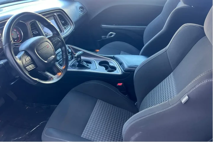 Dodge Challenger 2022 R/T 2d image 9