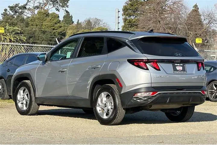 $19490 : Hyundai TUCSON 2024 AWD SEL image 9