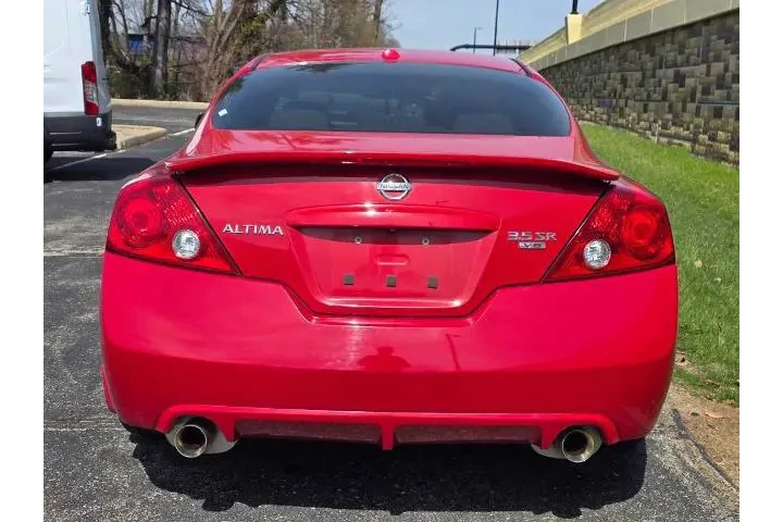 $9996 : Nissan Altima 2010 3.5 SR 2d image 10