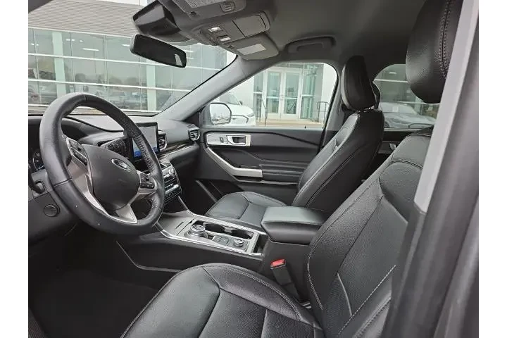 $31998 : Ford Explorer 2023 AWD Limit image 3