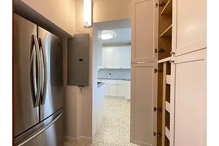 $2000 : 2bed 2bath available in miami image 3