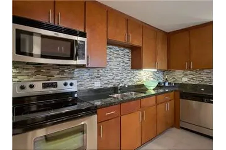 $6171 : Rental property with 3 bedro image 9