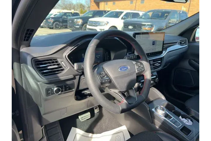$24843 : Ford Escape 2024 AWD ST-Line image 7