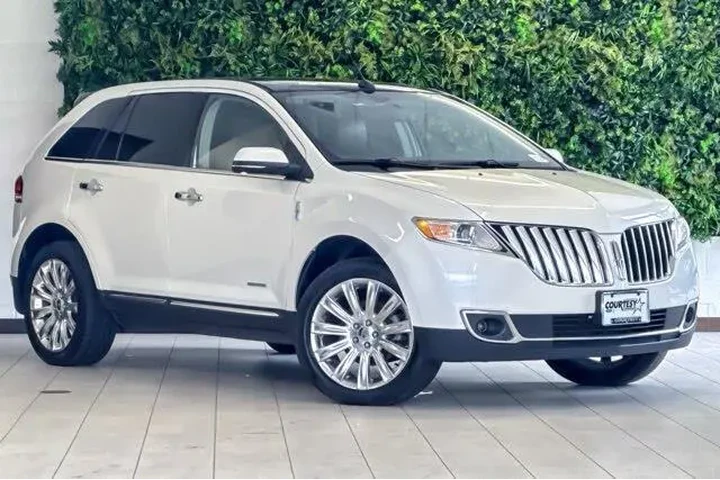 $10449 : Lincoln MKX 2013 AWD 4dr SUV image 2