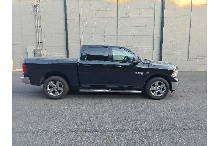 $19965 : Ram 1500 2018 4x4 Big Horn 4 image 2