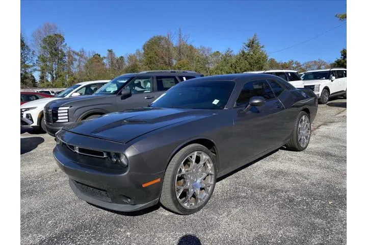 $13755 : Dodge Challenger 2018 SXT 2d image 5
