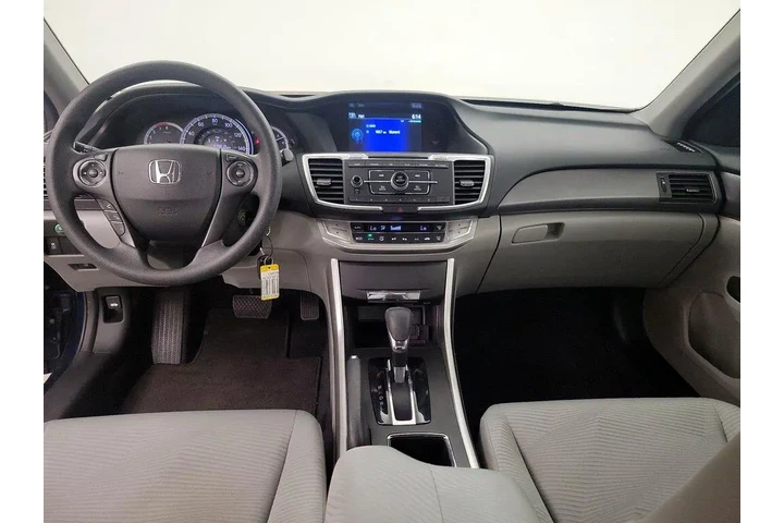 $17998 : Honda Accord 2015 LX 4dr Sed image 9