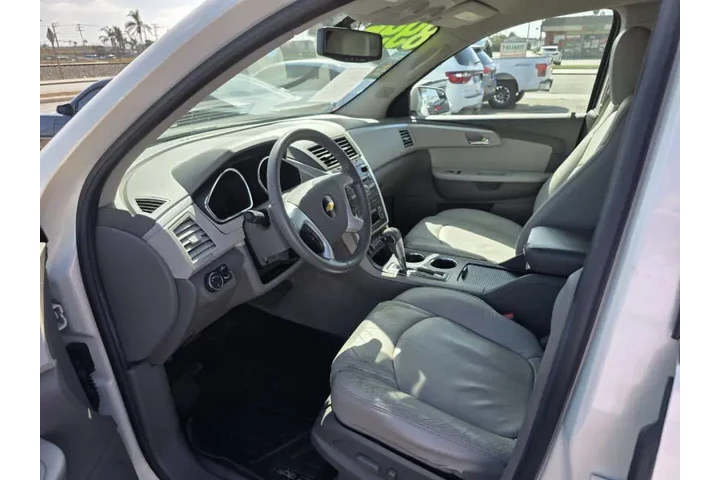 $8995 : 2011 Traverse LT image 7
