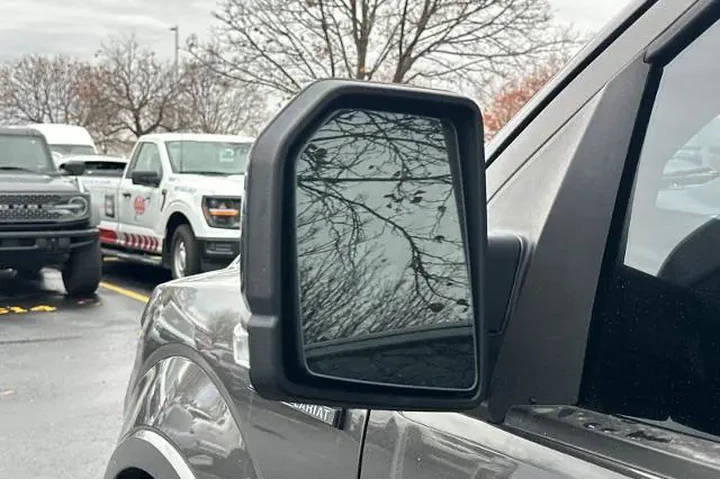 $23995 : Ford F-150 2017 4x4 Lariat 4 image 10